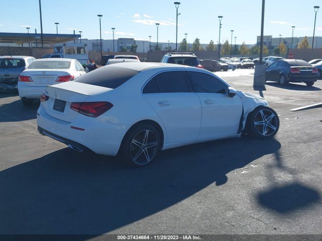 W1K3G4EB8LJ233851 Mercedes-Benz A-class A 220