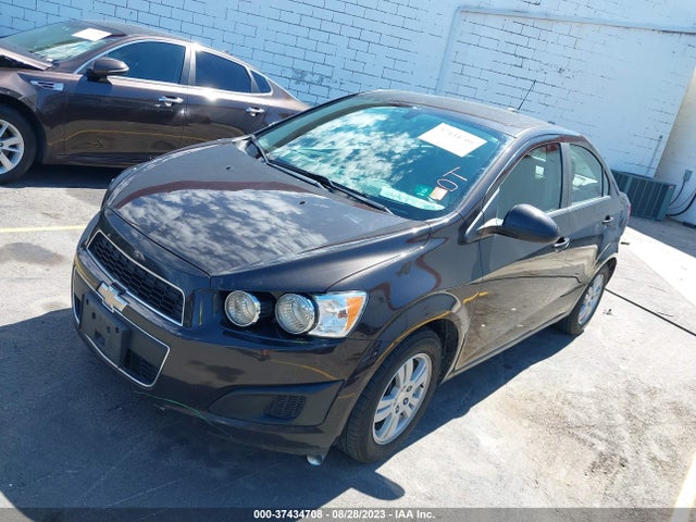 Chevrolet SONIC LT 2015 1G1JC5SG6F4200958 Image 2