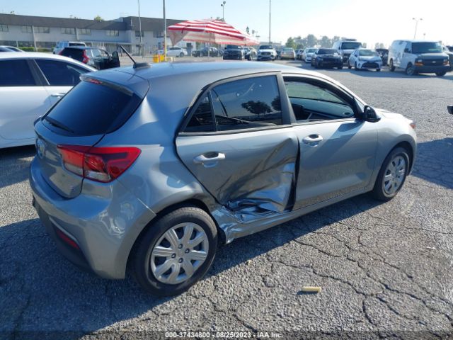 3KPA25AD6ME424132 KIA Rio 5-door S