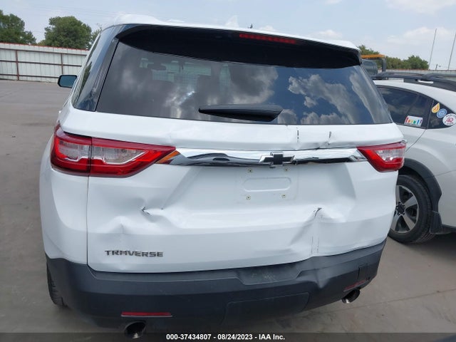 Chevrolet Traverse Ls 2018 1GNERFKW5JJ164959 Image 16
