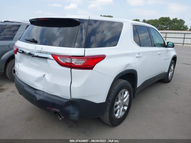 Chevrolet Traverse Ls 2018 1GNERFKW5JJ164959 Image 4