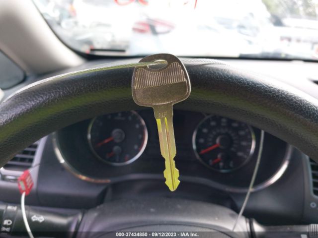 3KPFK4A71JE227620 KIA FORTE LX