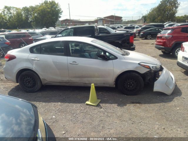 3KPFK4A71JE227620 KIA FORTE LX