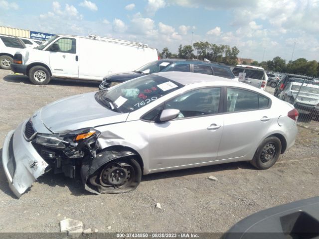 3KPFK4A71JE227620 KIA FORTE LX