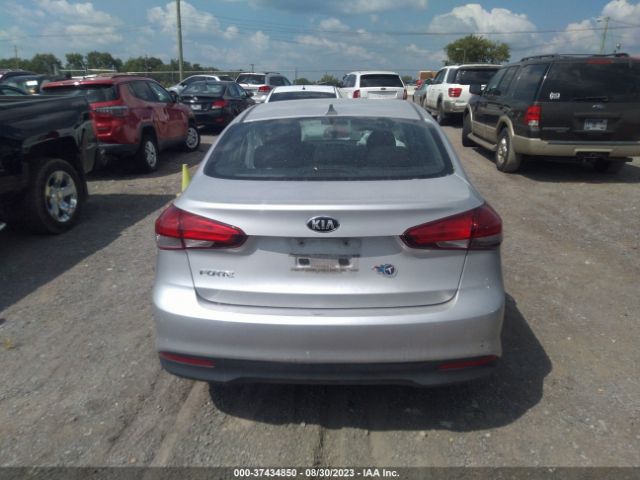 3KPFK4A71JE227620 KIA FORTE LX