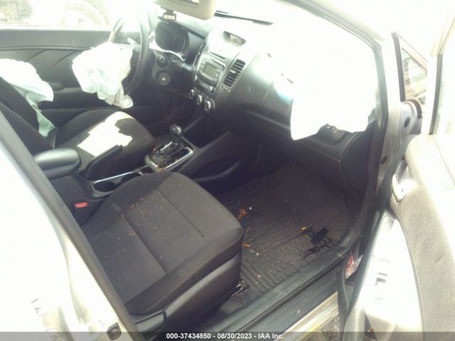 3KPFK4A71JE227620 KIA FORTE LX
