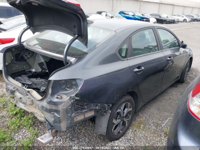 3KPF24AD3ME363886 KIA Forte Lxs