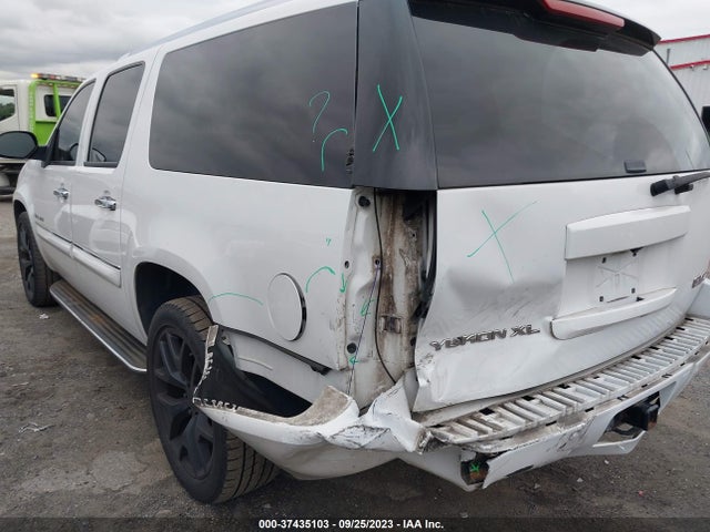 2007 GMC YUKON XL DENALI VIN: 1GKFK66817J392581