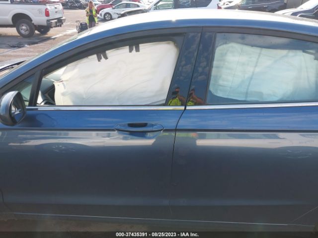 3FA6P0T90JR270756 Ford FUSION SE