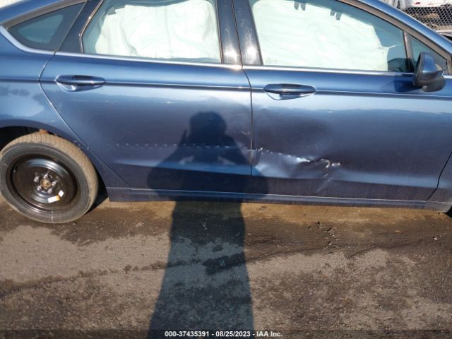 3FA6P0T90JR270756 Ford FUSION SE