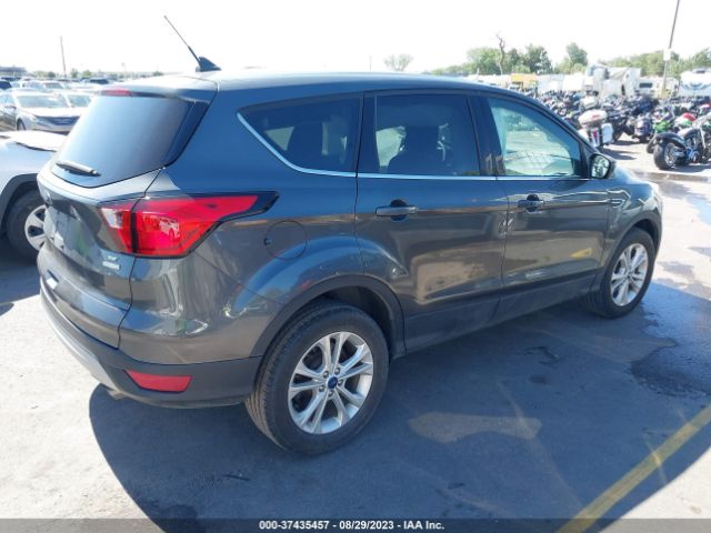 1FMCU0GD0KUA30892 Ford ESCAPE SE
