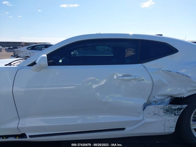 Chevrolet Camaro 2lt 2018 1G1FD1RS8J0137402 Image 14