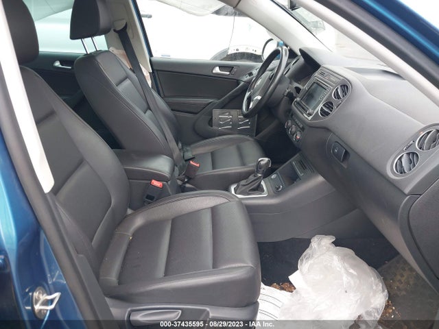 WVGSV7AX6HK009862 Volkswagen Tiguan Wolfsburg Edition