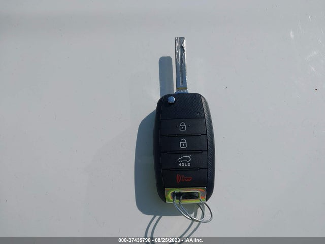 KIA Soul Base 2017 KNDJN2A24H7502417 Image 3
