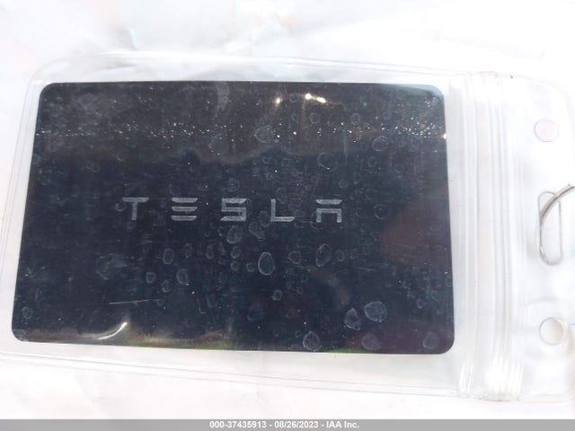Tesla Model Y Long Range 2022 7SAYGAEE9NF485923 Image 11