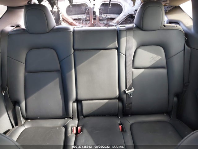 Tesla Model Y Long Range 2022 7SAYGAEE9NF485923 Image 8