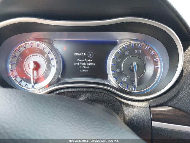 Chrysler 300 Limited 2015 2C3CCARG1FH820512 Image 15