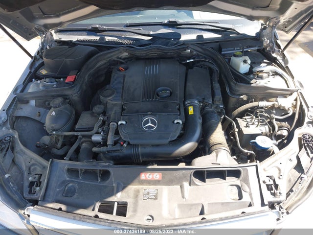 2013 MERCEDES-BENZ C 250 SPORT/LUXURY VIN: WDDGF4HB1DA850199