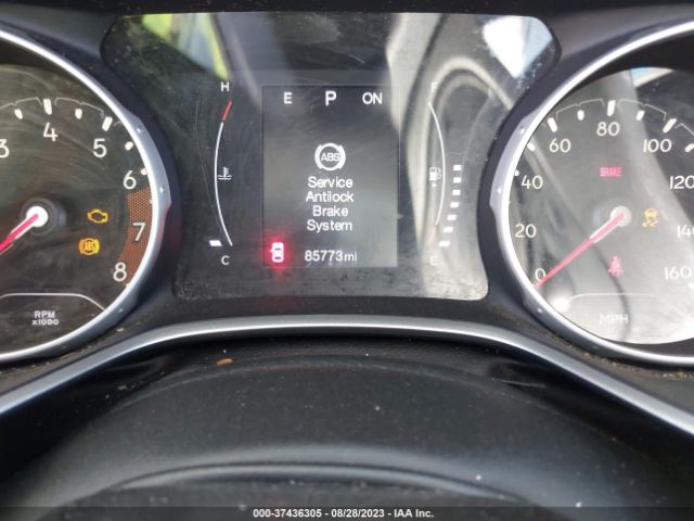 3C4NJCAB7JT487352 Jeep Compass Sport
