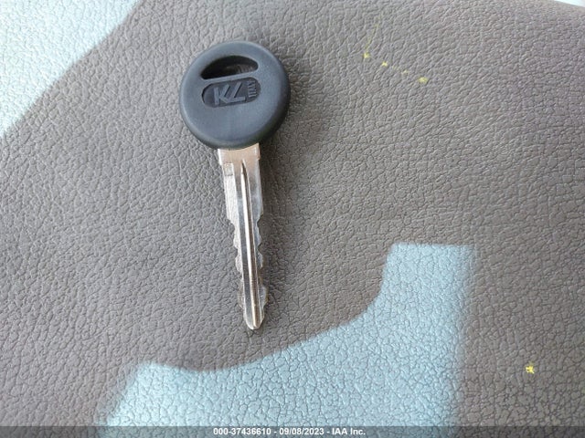 2002 FORD ESCORT FLEET VIN: 3FAFP13P92R181113
