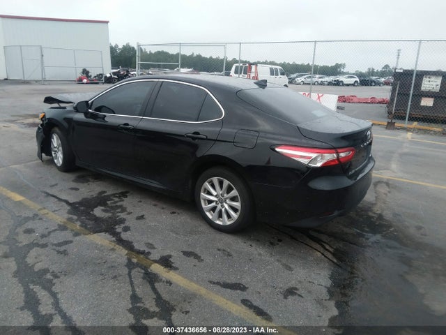 Toyota CAMRY LE 2020 4T1C11AK5LU500146 Image 3