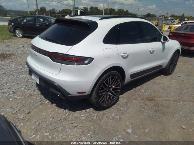 2022 PORSCHE MACAN WP1AA2A57NLB05341 Photo 3