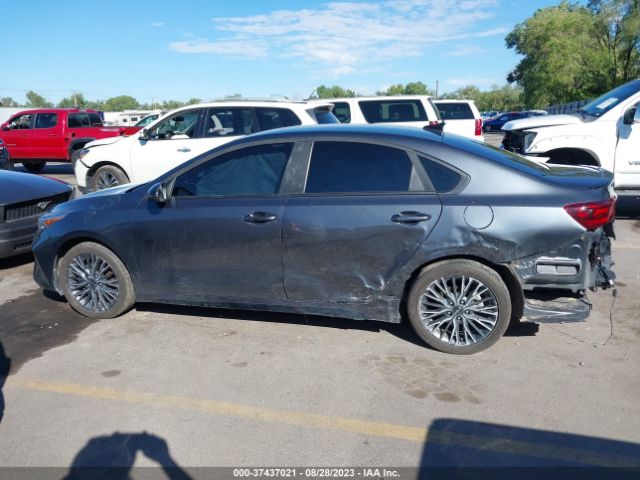 3KPF54ADXNE477716 KIA Forte Gt-line