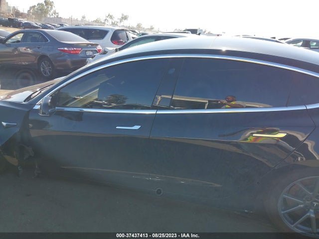 2019 Tesla 3, VIN: 5YJ3E1EA5KF426745