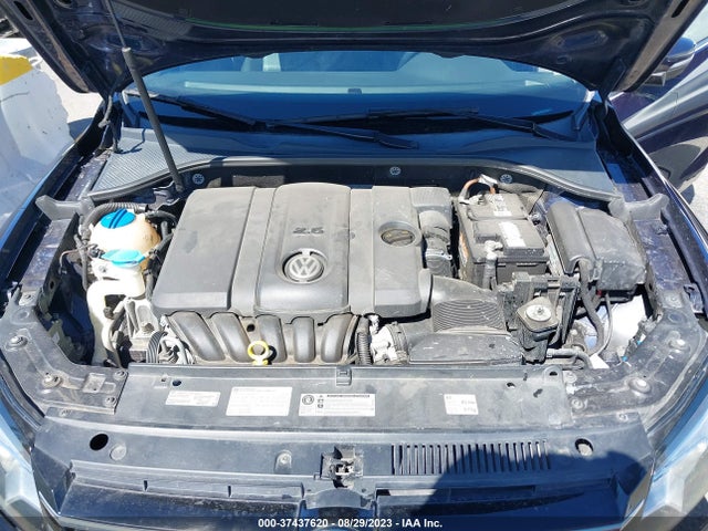 1VWBP7A3XEC015503 Volkswagen PASSAT SE