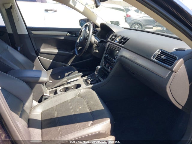 1VWBP7A3XEC015503 Volkswagen PASSAT SE