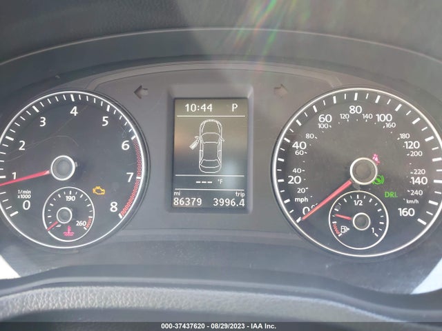 1VWBP7A3XEC015503 Volkswagen PASSAT SE