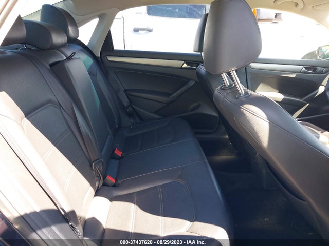 1VWBP7A3XEC015503 Volkswagen PASSAT SE