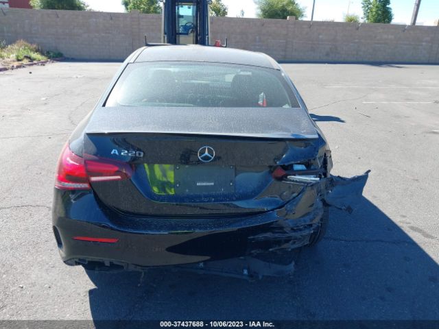 W1K3G4EB1LJ208807 Mercedes-Benz A-class A 220