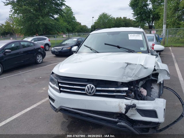 3VV2B7AX4JM041111 Volkswagen Tiguan Sel/se