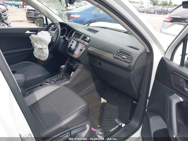 3VV2B7AX4JM041111 Volkswagen Tiguan Sel/se
