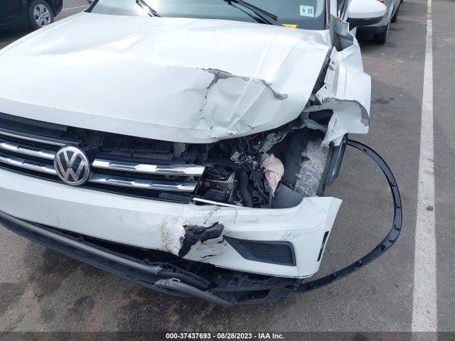 3VV2B7AX4JM041111 Volkswagen Tiguan Sel/se