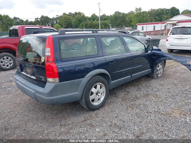 2001 VOLVO V70 VIN: YV1SZ58D611016390