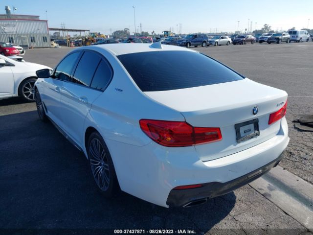 WBAJA9C59JB251678 BMW 5 Series 530e Iperformance