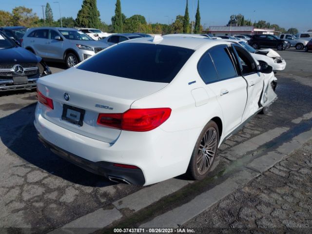 WBAJA9C59JB251678 BMW 5 Series 530e Iperformance