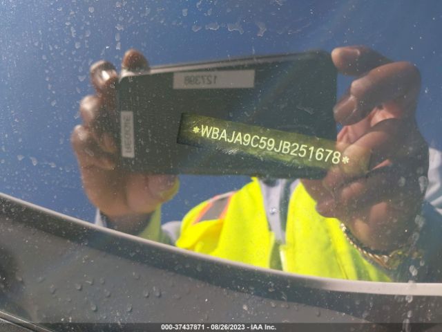WBAJA9C59JB251678 BMW 5 Series 530e Iperformance
