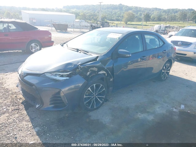 Toyota COROLLA SE 2018 5YFBURHE9JP785529 Image 2