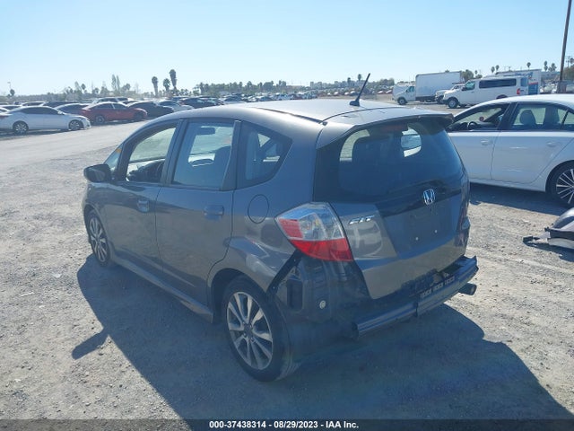 2013 HONDA FIT SPORT VIN: JHMGE8H55DC028068