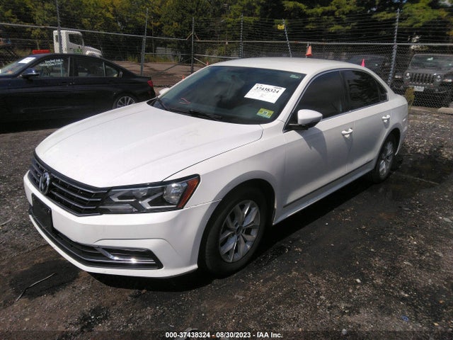 1VWAT7A31GC057150 Volkswagen Passat 1.8t S
