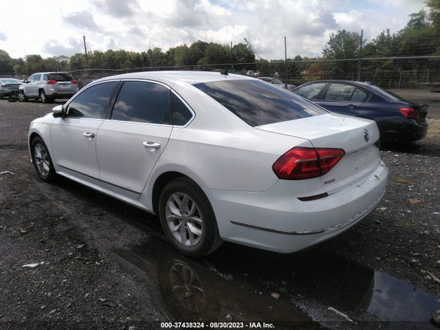 1VWAT7A31GC057150 Volkswagen Passat 1.8t S