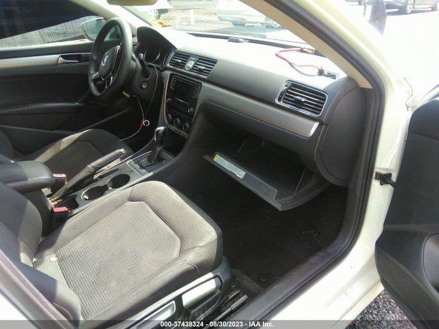 1VWAT7A31GC057150 Volkswagen Passat 1.8t S