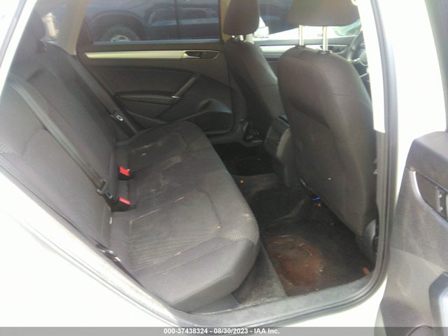 1VWAT7A31GC057150 Volkswagen Passat 1.8t S