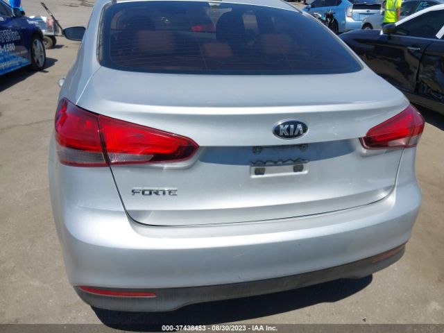 3KPFL4A71JE197404 KIA FORTE LX