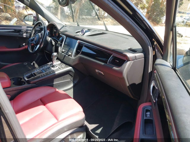 2017 PORSCHE MACAN WP1AB2A5XHLB14861 Photo 4