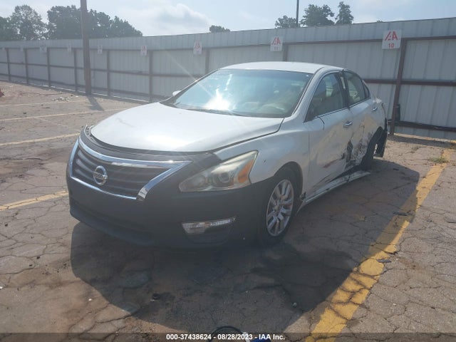 Nissan Altima 2.5 S 2015 1N4AL3AP9FC409782 Image 2