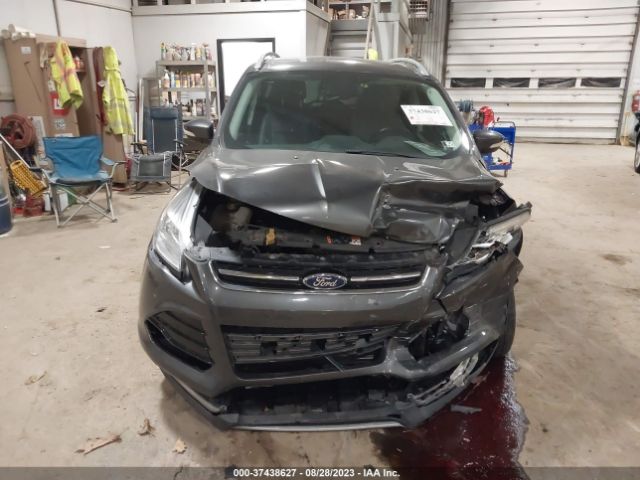 1FMCU0JX1FUC21679 Ford Escape Titanium